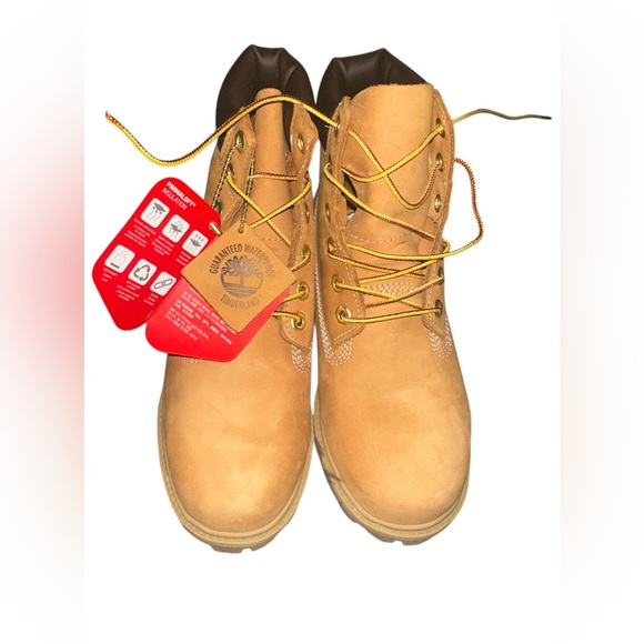 Timberland premium 6 in. Waterproof boot in wheat nubuck. Size 5.5 - Picture 2 of 11